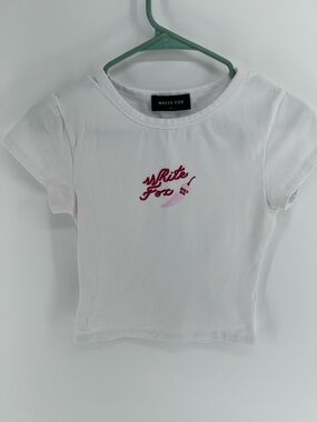White Fox Boutique Women’s Baby Tee | Size Small